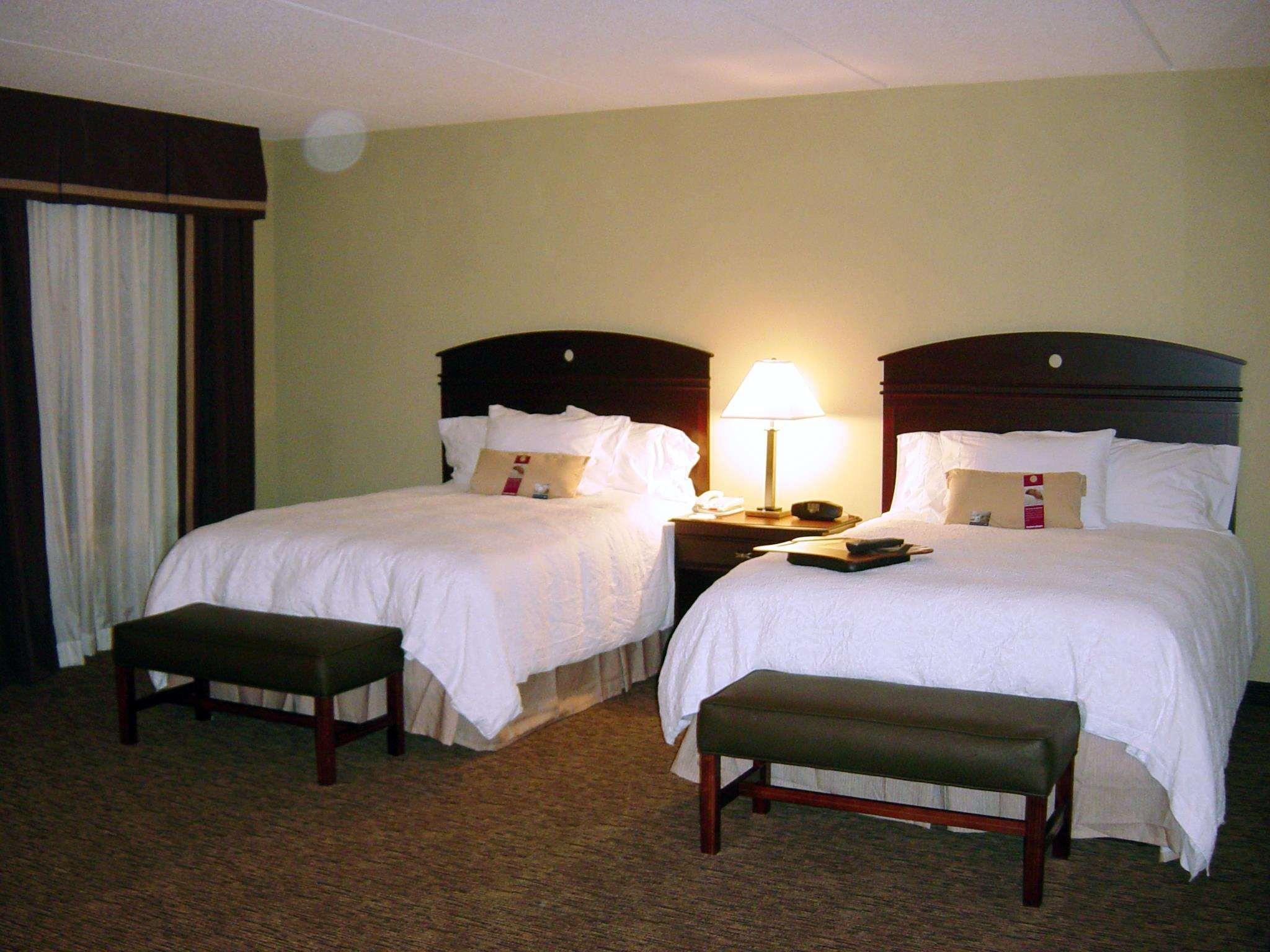 Hampton Inn & Suites Бёрлингтон Экстерьер фото