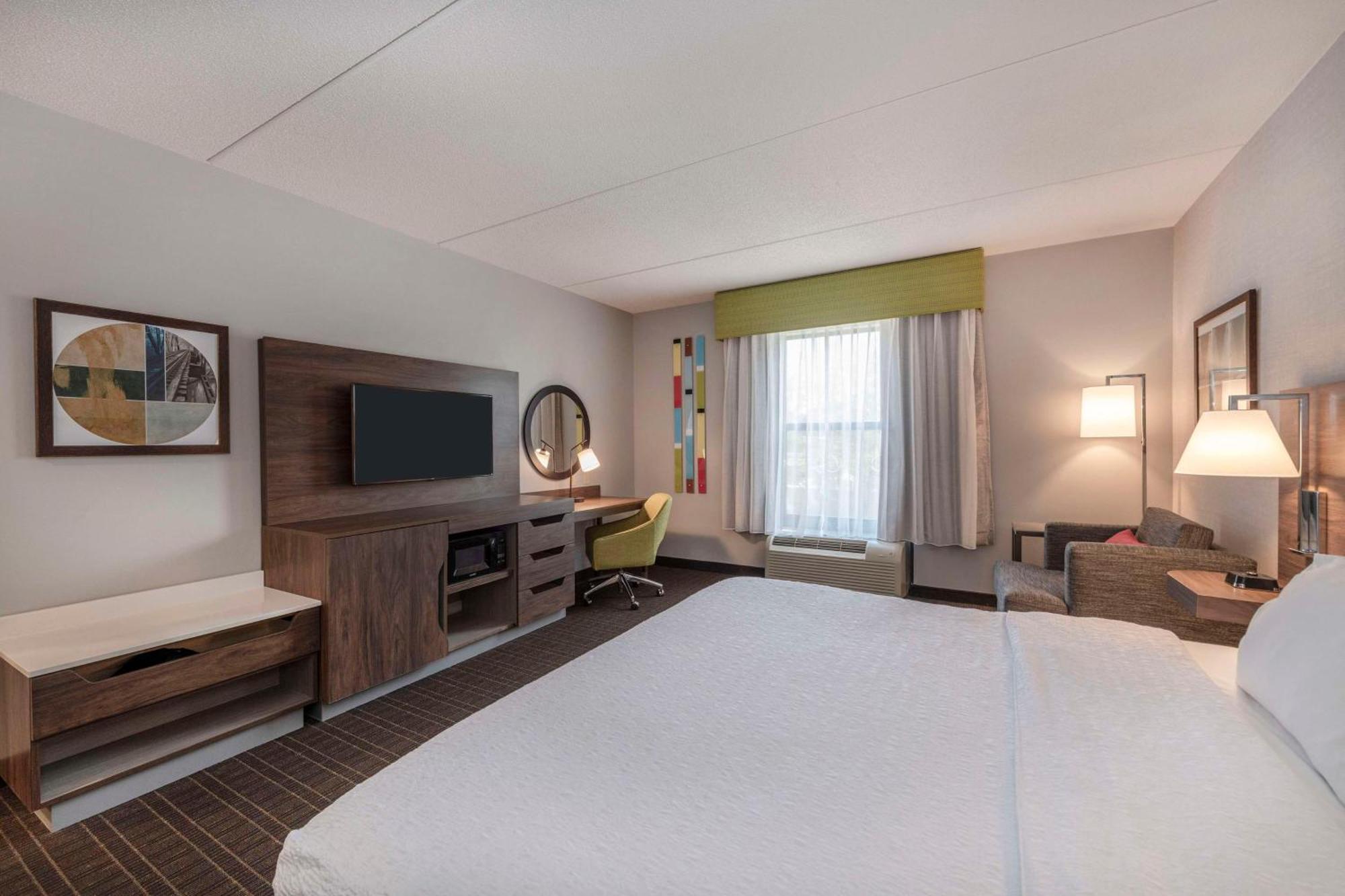 Hampton Inn & Suites Бёрлингтон Экстерьер фото