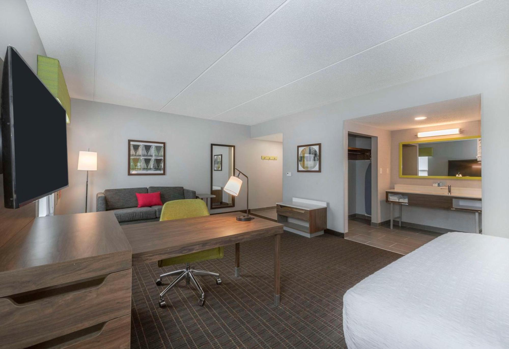 Hampton Inn & Suites Бёрлингтон Экстерьер фото
