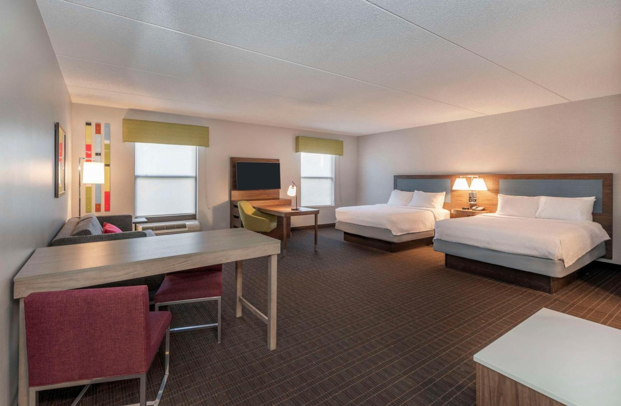 Hampton Inn & Suites Бёрлингтон Экстерьер фото
