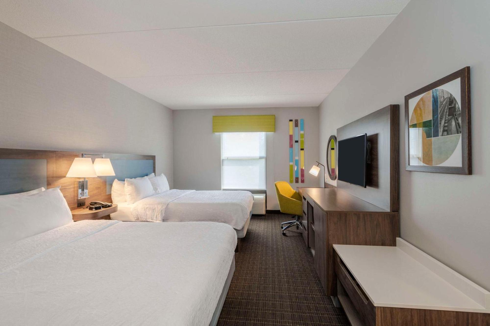 Hampton Inn & Suites Бёрлингтон Экстерьер фото