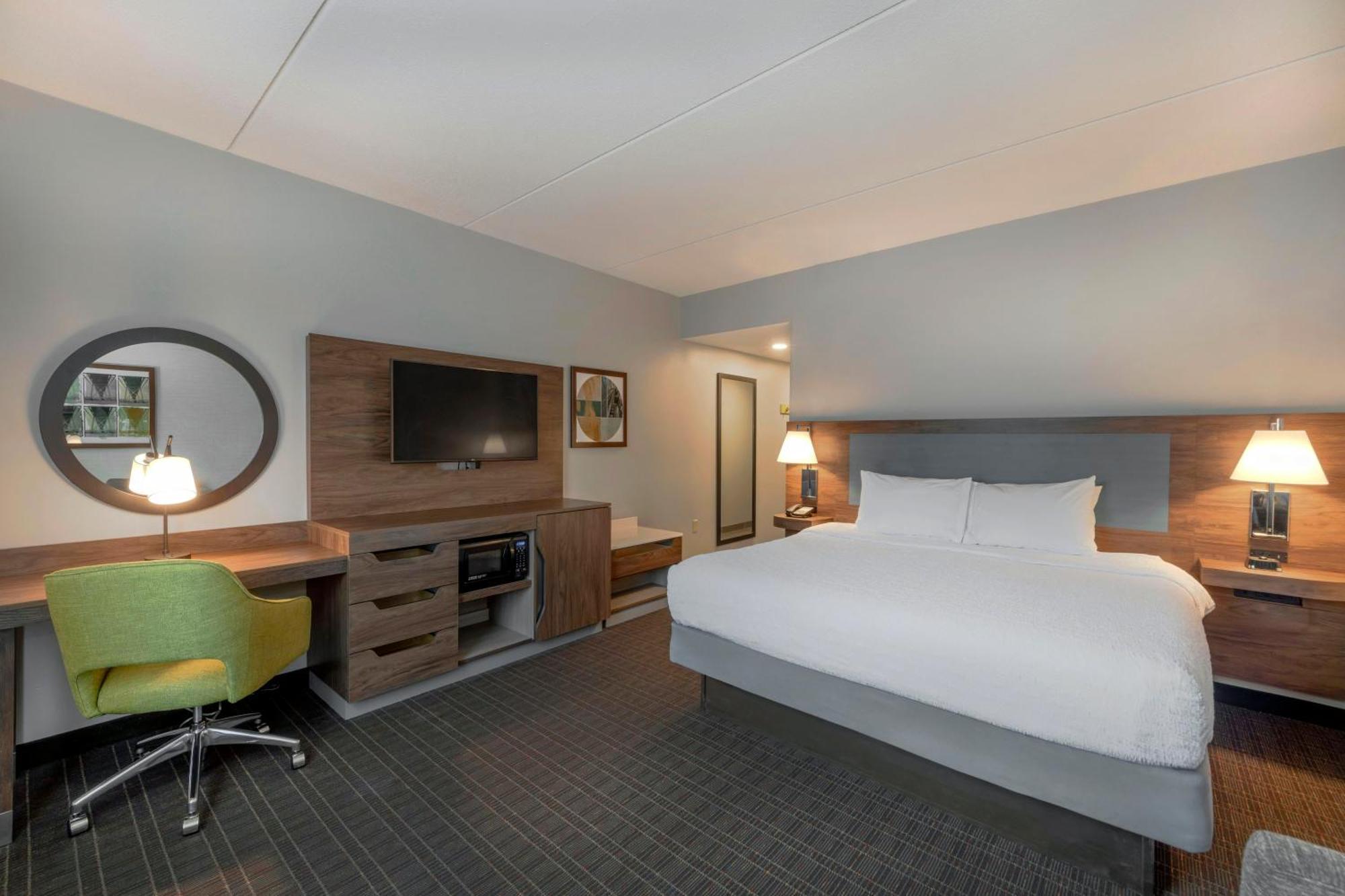 Hampton Inn & Suites Бёрлингтон Экстерьер фото