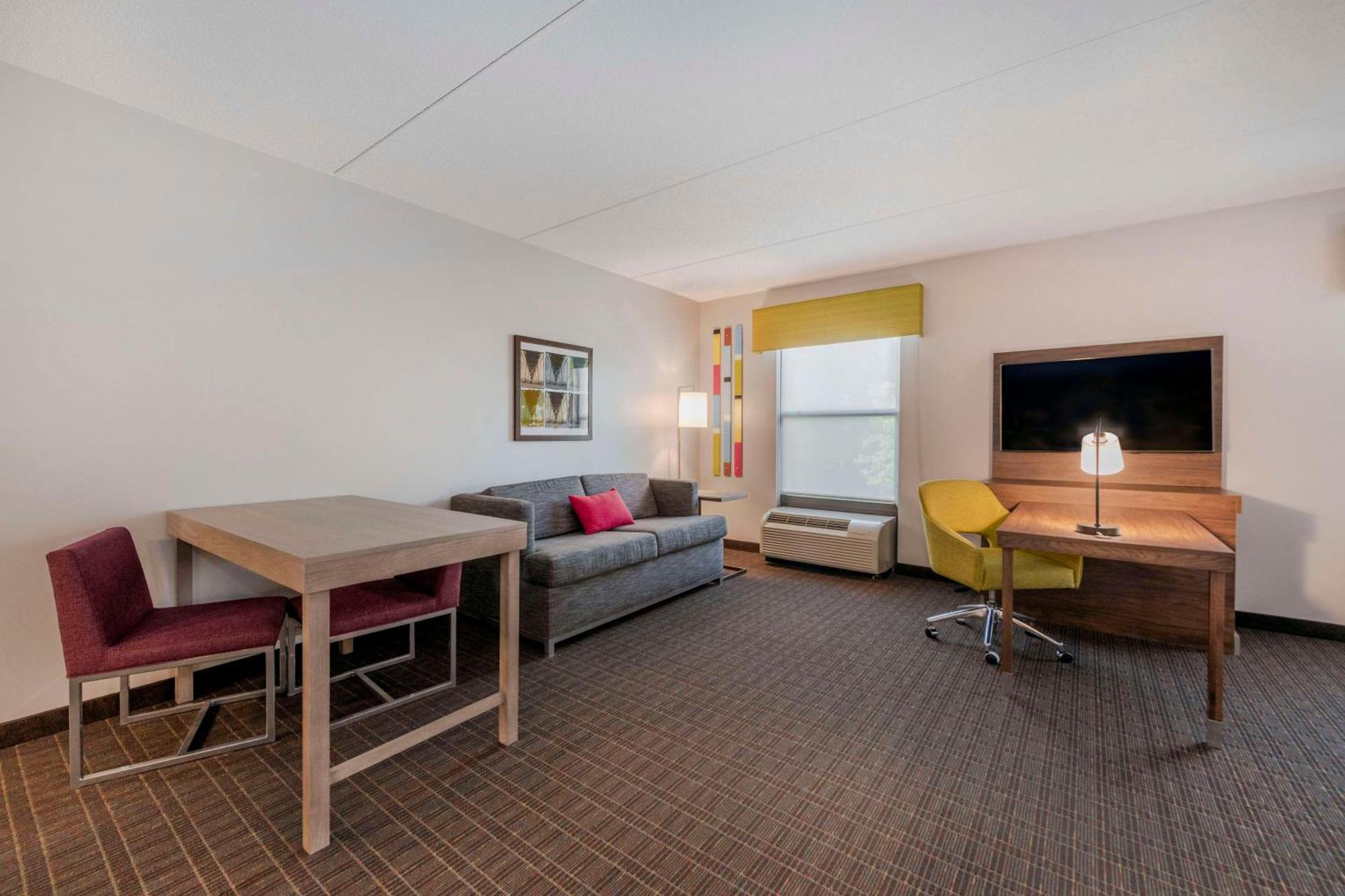 Hampton Inn & Suites Бёрлингтон Экстерьер фото