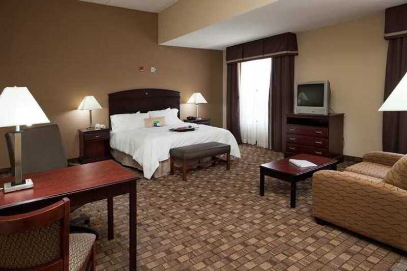 Hampton Inn & Suites Бёрлингтон Номер фото